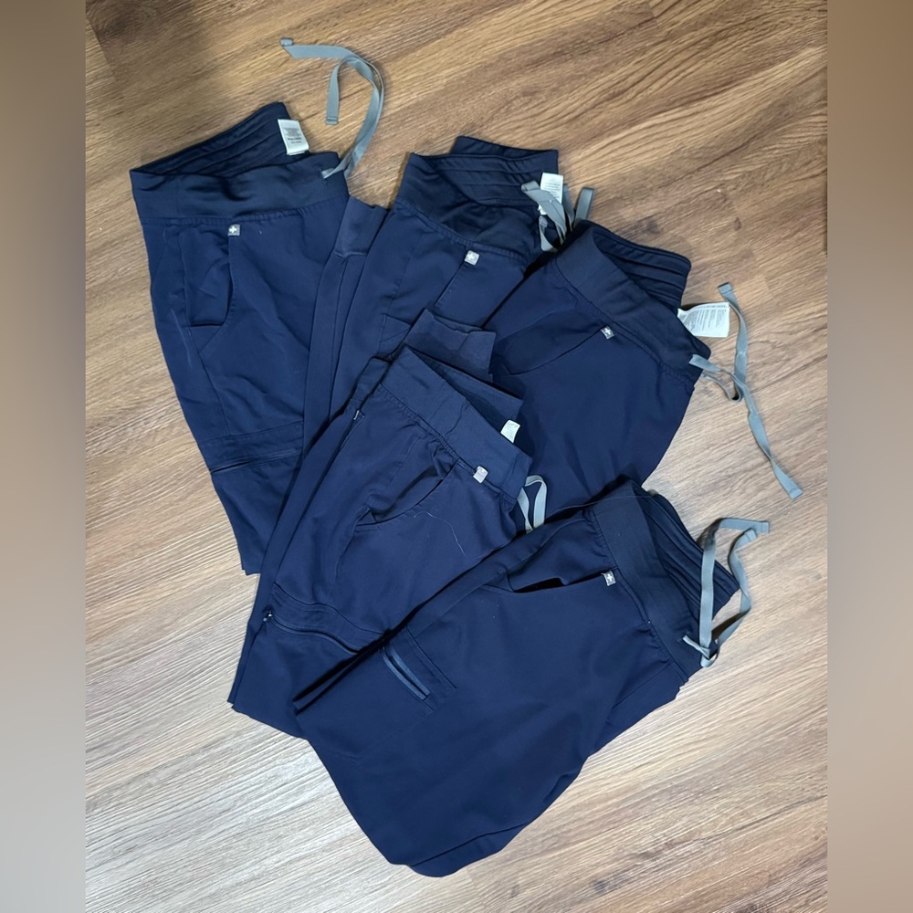 5 Pairs ~ Figs Zamora Jogger Scrub Pants Navy Size Medium